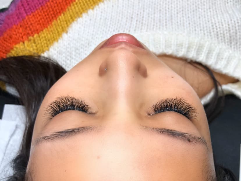 Hybrid eyelash extensions