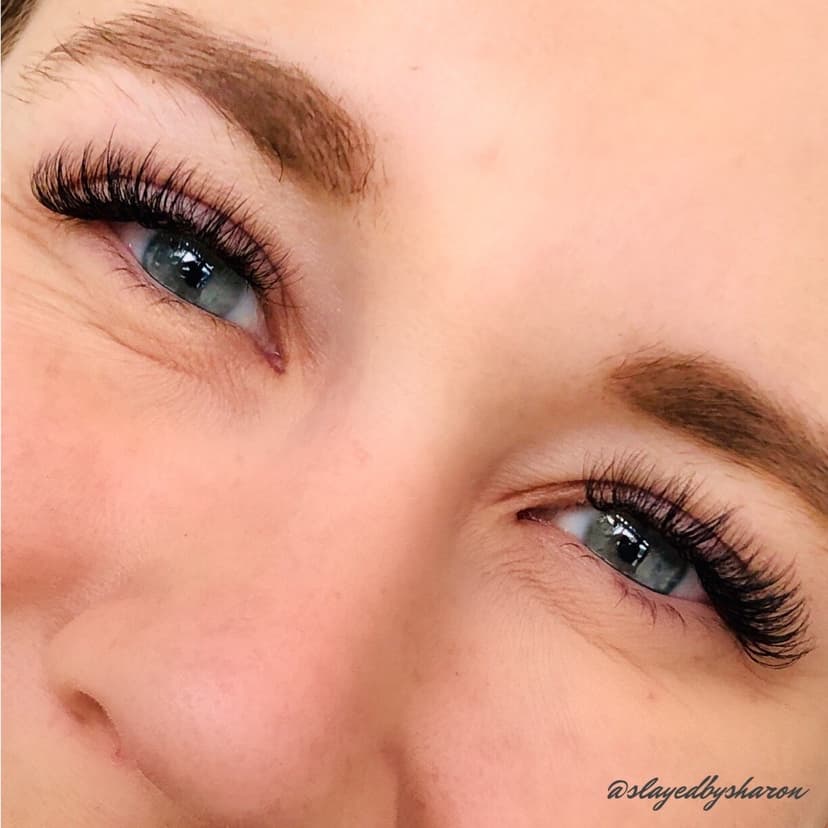 Hybrid eyelash extensions