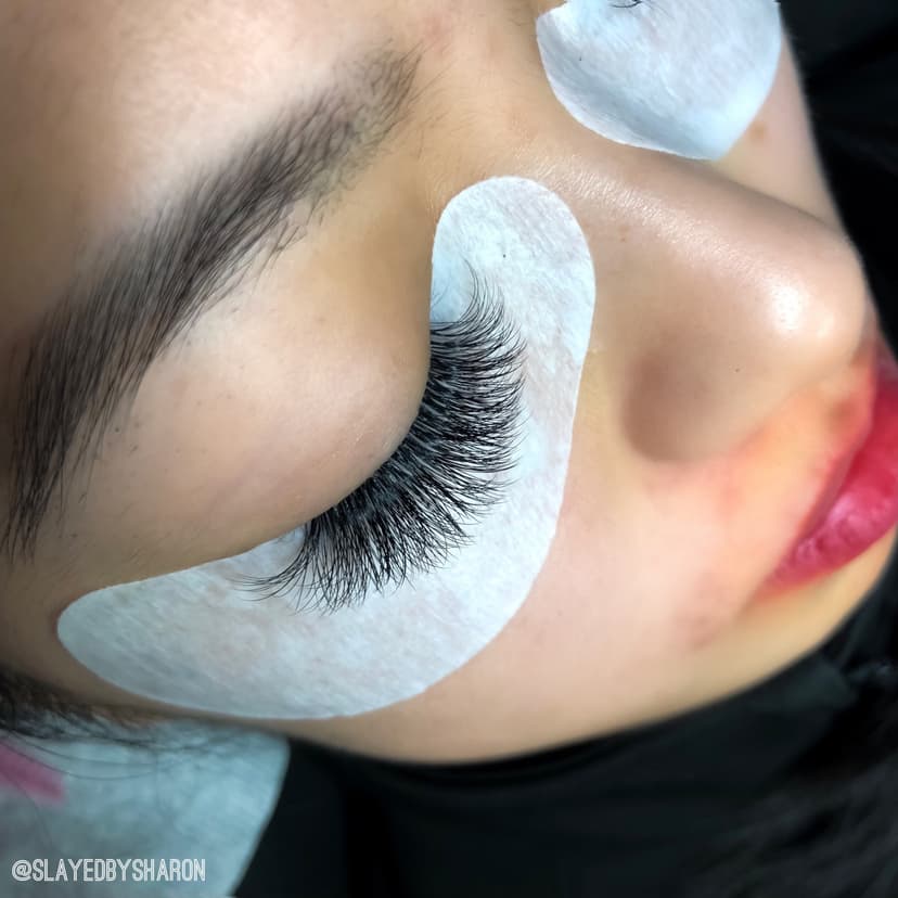 Long wispy volume lashes