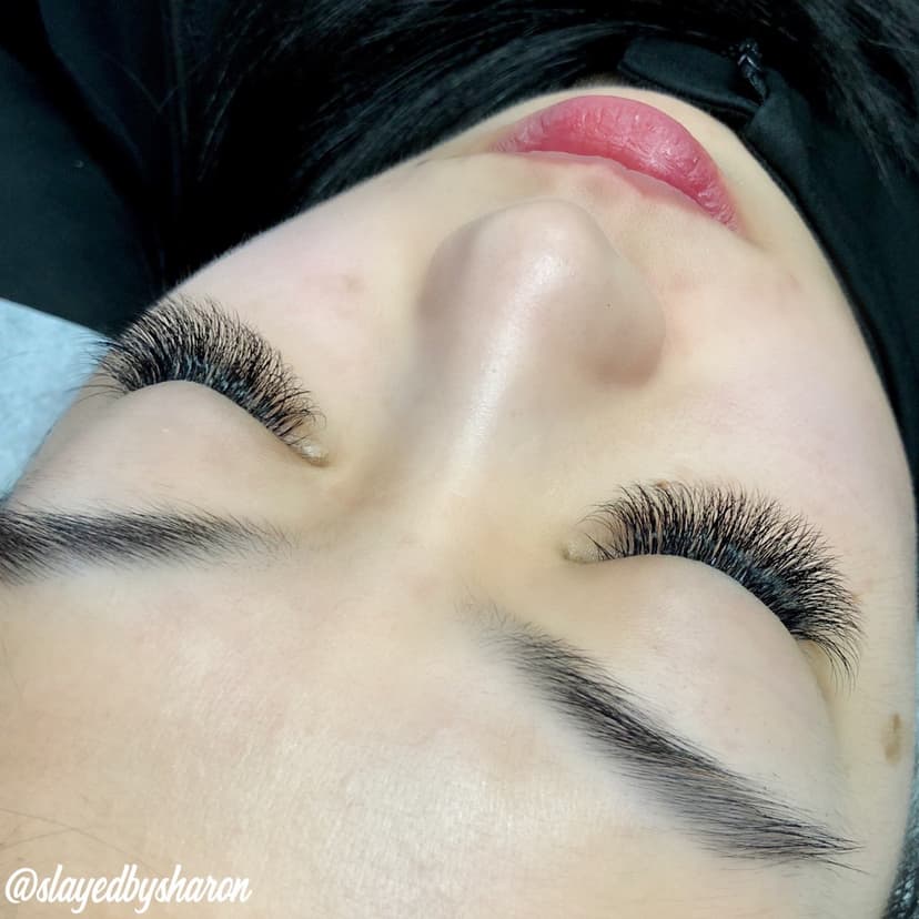 Wispy volume lash extensions